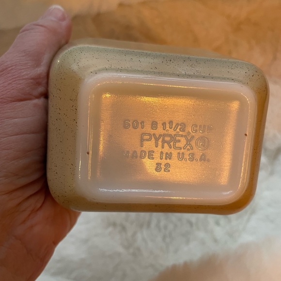 PYREX Glass Refrigerator Dish Beige Speckled 501 MCM USA - Picture 5 of 5